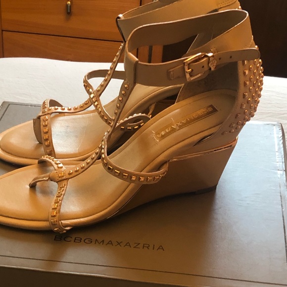 Preloved BCBG MAXAZRIA wedge - Picture 2 of 12